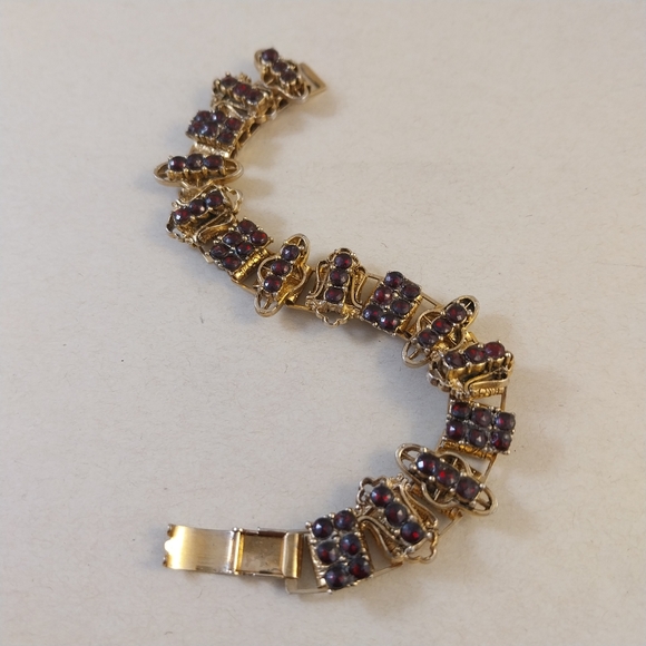 Ventage Gold and Red Bracelet - Picture 12 of 16